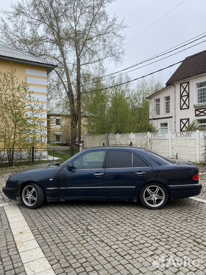 Mercedes-Benz E-класс 2.3 МТ, 1997, 300 000 км