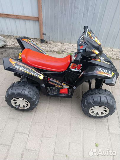 Детский квадроцикл на аккумуляторе