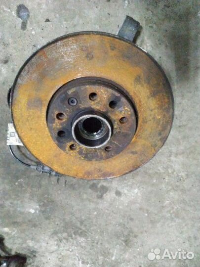 Тормозной диск передний правый Opel Vectra C