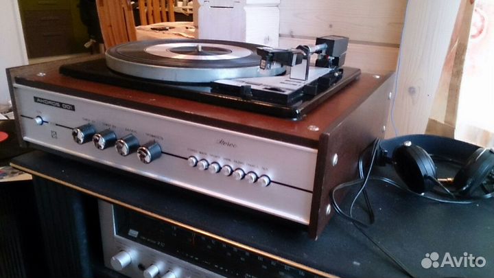 Проигрыватели винила СССР Аккорд, Вега002, Арктур