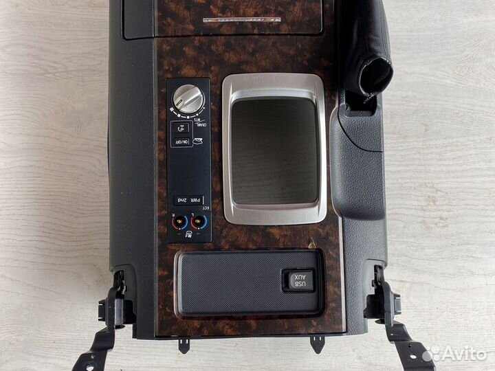 Land Cruiser 200 центральная консоль (бар)