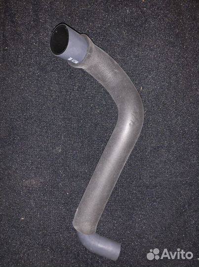 Патрубок рециркуляции газов