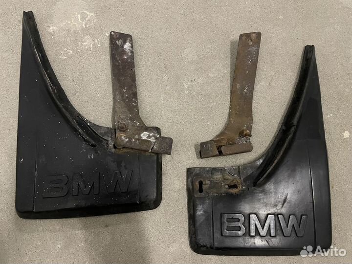 Передние оригинальные брызговики bmw e30