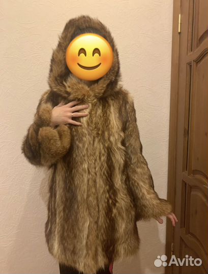 Шуба из енота с капюшоном 42-44
