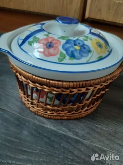 Кастрюля керамическая,новая