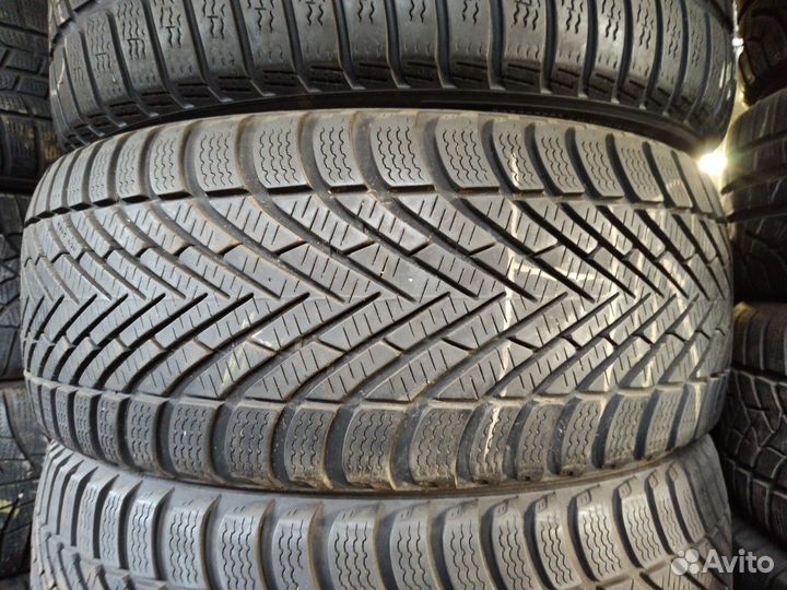 Pirelli Winter Cinturato 215/50 R17