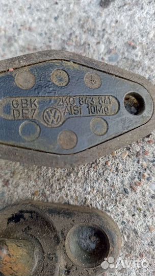 Volkswagen Caddy 3 ответная часть замка двери