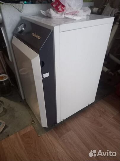 Газовый котёл отопления новый на гарантии