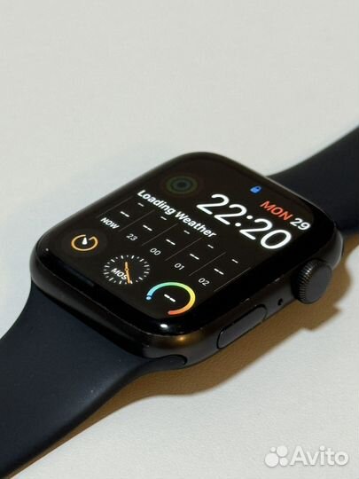 Смарт-часы Apple Watch SE 44mm Space Gray