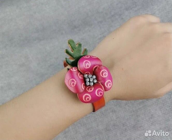 Браслет на руку