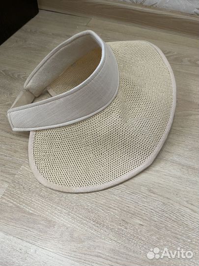 Головные уборы женские летние