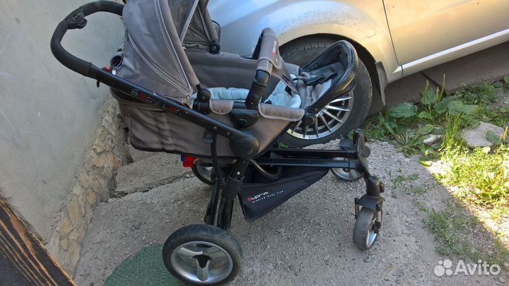 Коляска маневренная,надежная,съемная