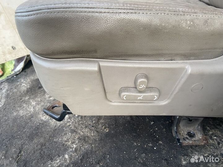 Сиденье пассажира и заднее (кожа ) Vortex Estina