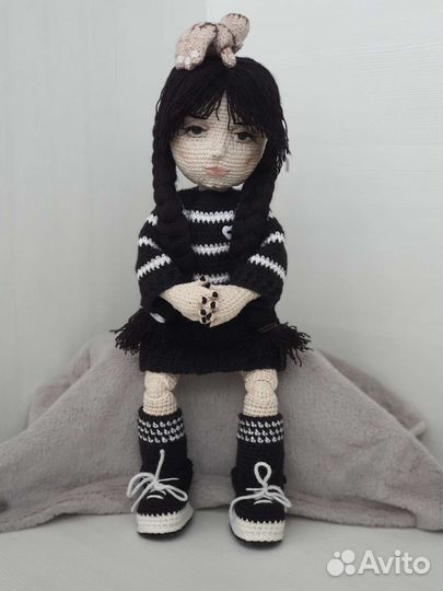 Кукла Уэнсдей Аддамс вязаная ручная работа