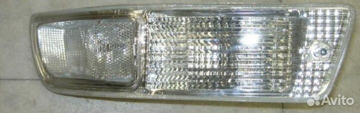 Поворотник в бампер правый передний правый Toyota