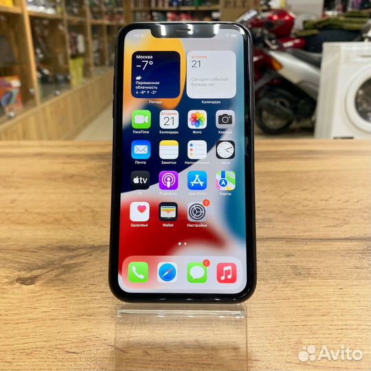 iPhone 11, 64 ГБ