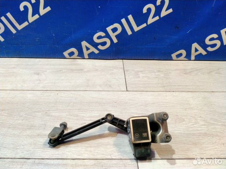 Датчик положения кузова передний правый