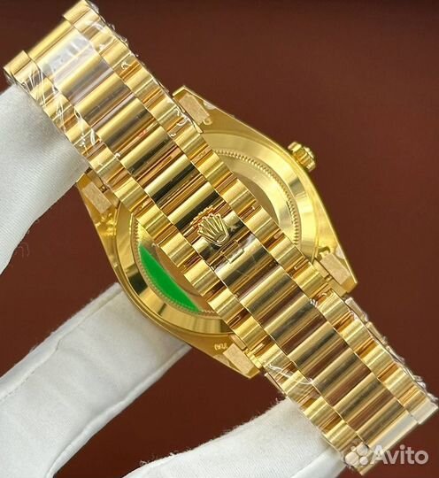 Часы Rolex Oyster с зеленым циферблатом