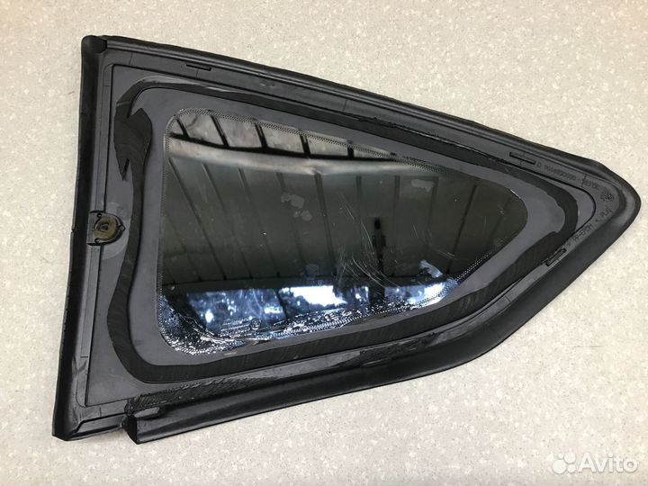 Стекло кузовное глухое правое Citroen C4 2005-2011