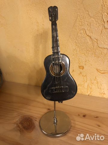 Миниатюрная гитара