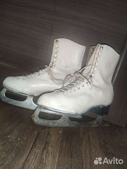 Фигурные коньки botas