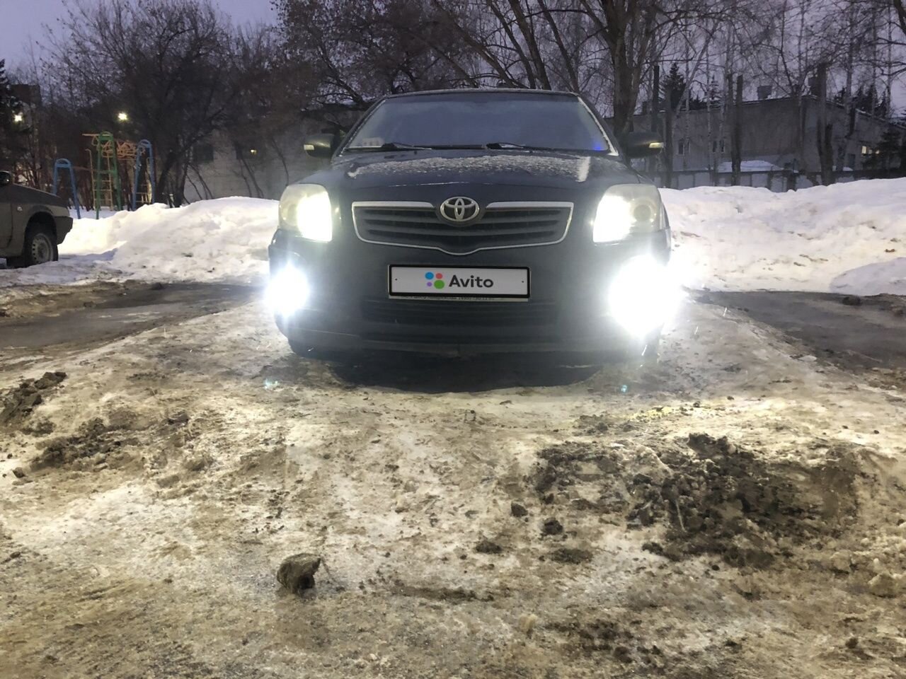 Toyota Avensis: фото владельца