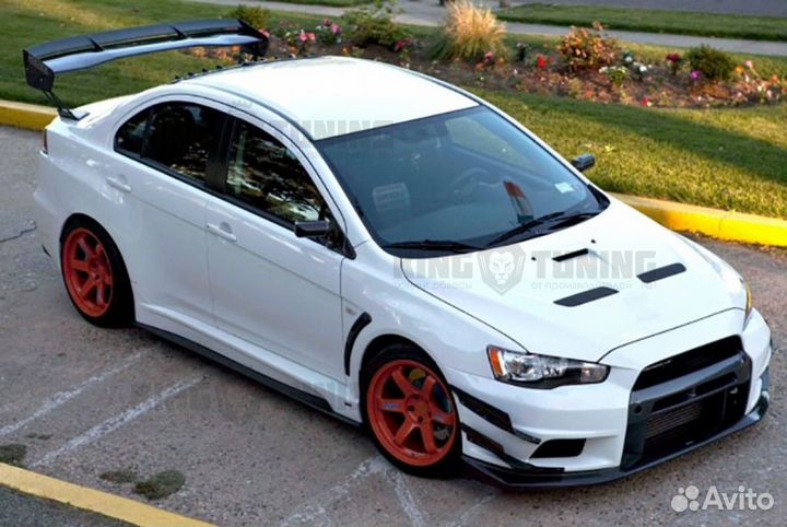 Капот Evolution для Лансер 10 (стеклопластик)