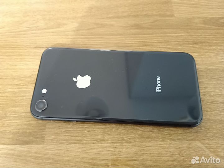 iPhone 8, 64 ГБ