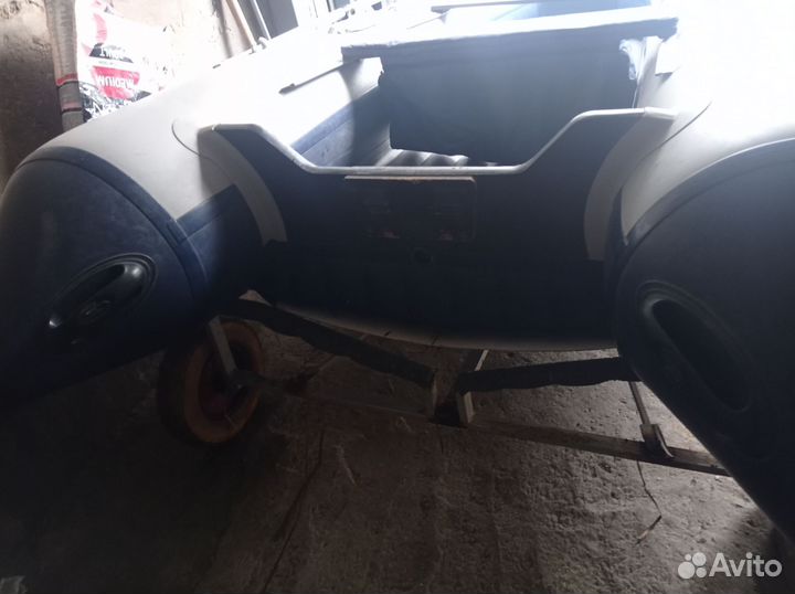 Лодка Флагман 350