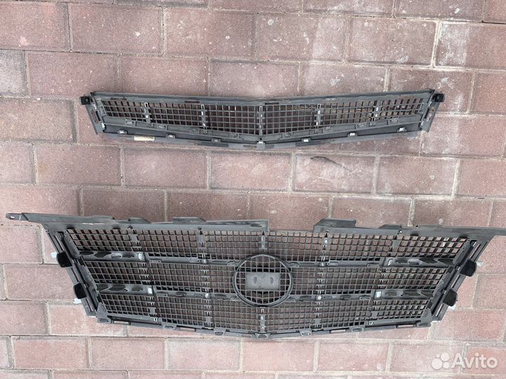 Решетка радиатора Cadillac CTS (15272104)