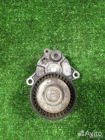 Натяжитель ремня генератора Mercedes-Benz