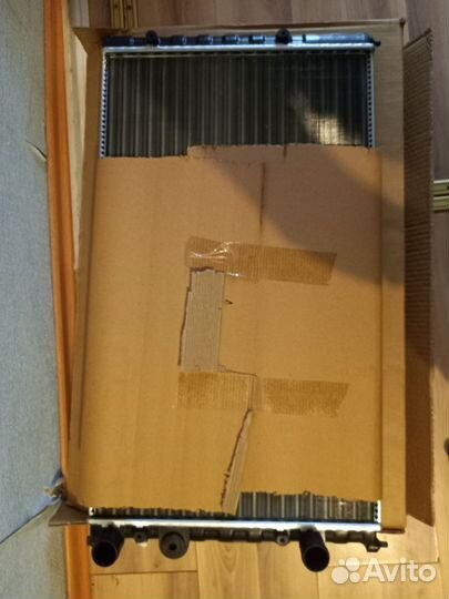 Радиатор охлаждения volkswagen caddy 2