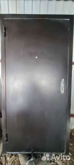 Дверь входная металлическая