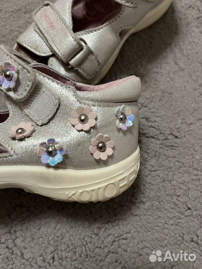 Сандалии для девочки