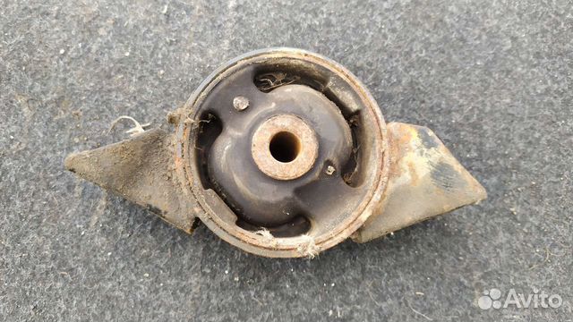 Задняя подушка АКПП деу Леганза