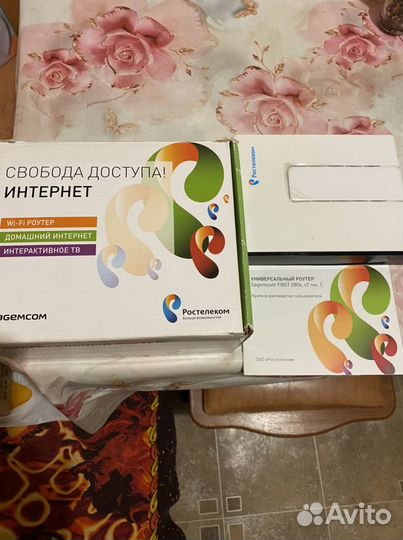 Продаю универсальный роутер Ростелеком и приставку