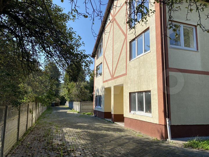Здание, 581.5 м²