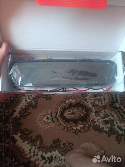 Зеркало заднего вида с монитором sho-me