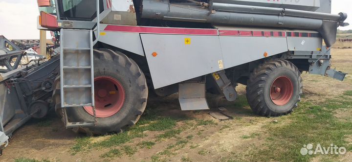 Комбайн Ростсельмаш Vector 410, 2011