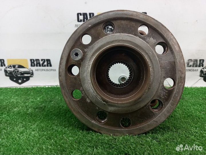 Ступица передняя левая (L) Mercedes-Benz C-class