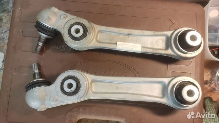 Рычаг нижн. попер. подв. прав. BMW 5 F10 BM33130