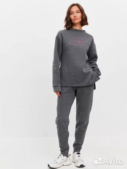 Спортивный костюм женский