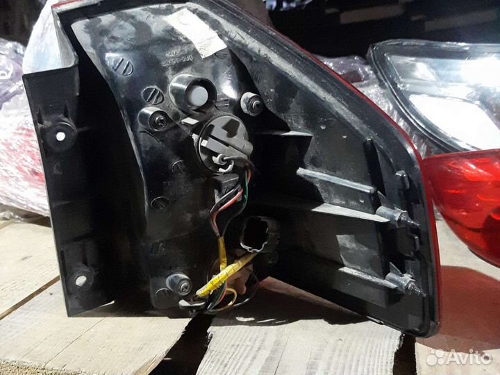 Задний левый фонарь Kia Mohave