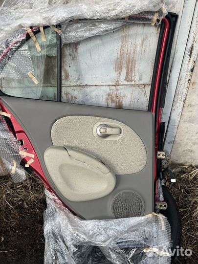 Дверь задняя левая на Nissan Micra K12