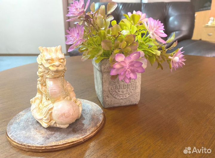 Сувенир статуэтка дракон золотой с яйцом 9х8х6см