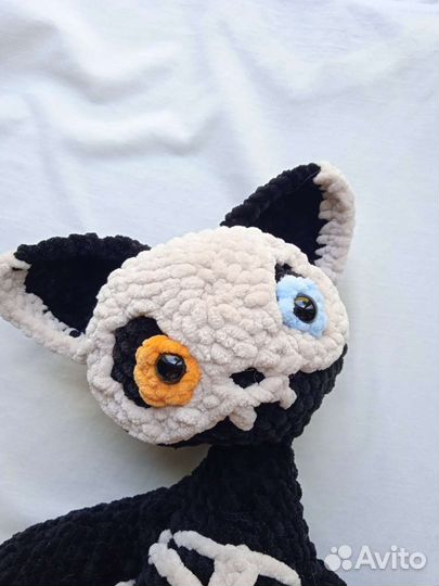 Игрушка вязаная из плюшевой пряж