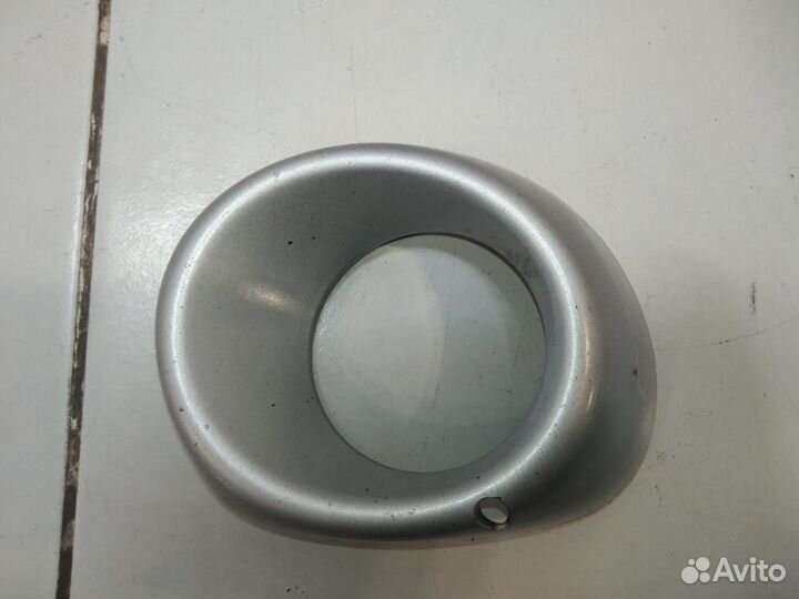 Окантовка противотуманной фары левая Mitsubishi Ou