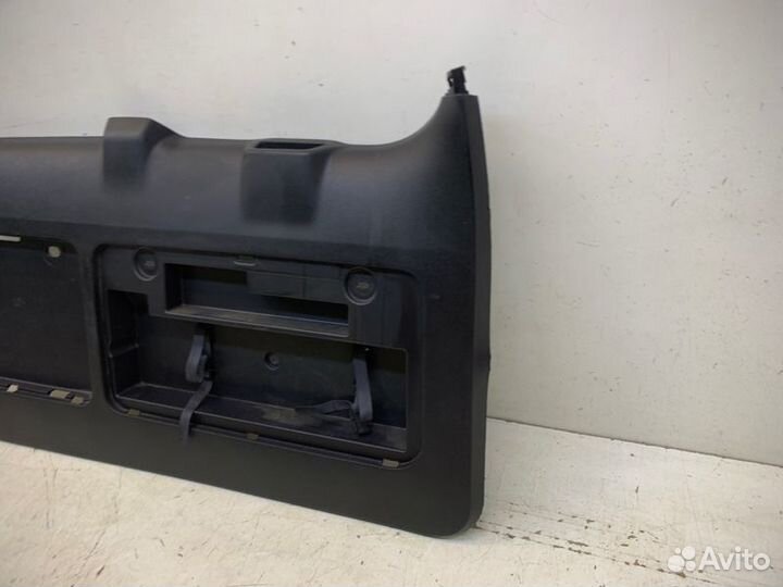 Обшивка крышки багажника Toyota Land Cruiser Prado