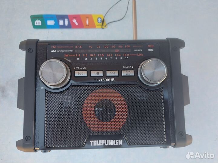 Радиоприемник / блютуз колонка Telefunken