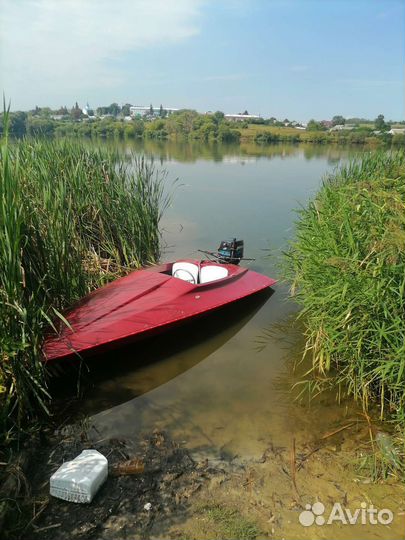 Лодка пластиковая, спортивная с мотором меркури 25